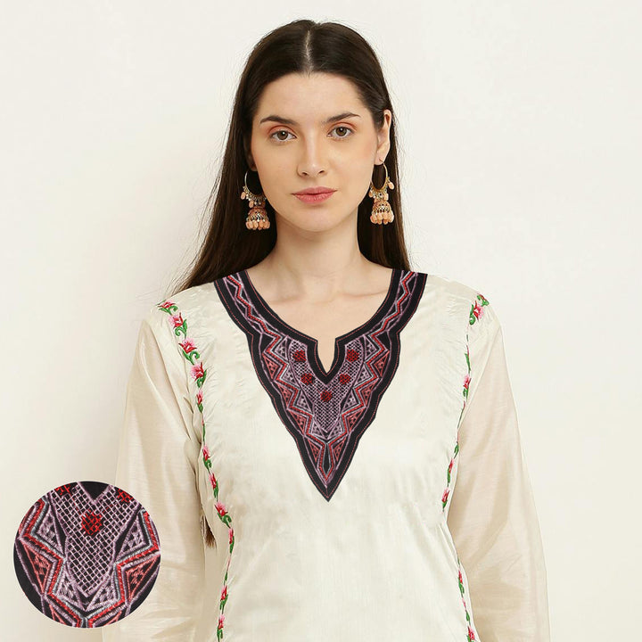 Folk Style Embroidery Sweetheart style Scoop Neckline Applique