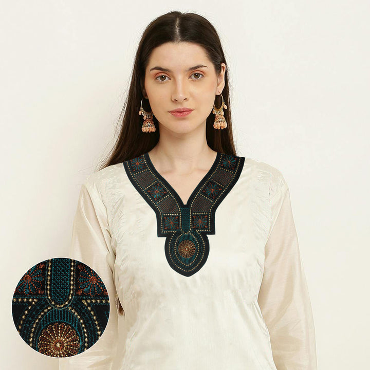 Dark Color Contrast V Shaped Sweetheart Neckline Yoke