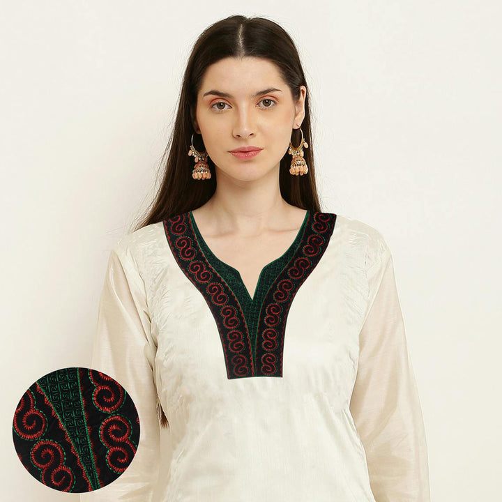 Contrast Green & Red Sweetheart Neckline Yoke