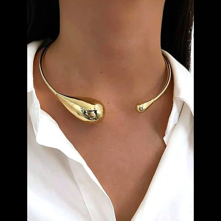 Hasli Choker Necklace – Bold Statement Metal Jewelry for Women