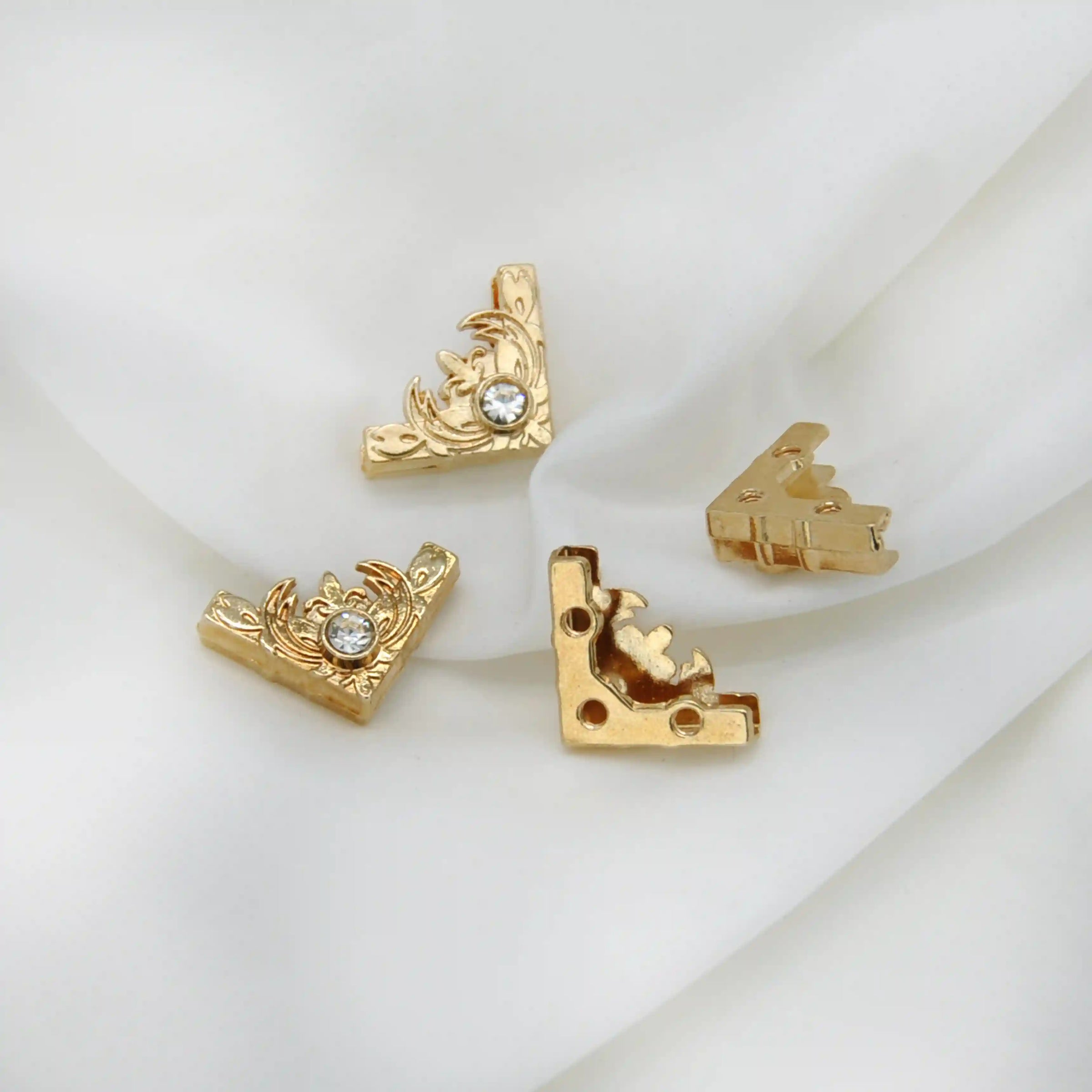 Collar tip -  collar tip perfect for collar of shirt,jacket & more. collar tip are made with high quality material that make it anti tarnish