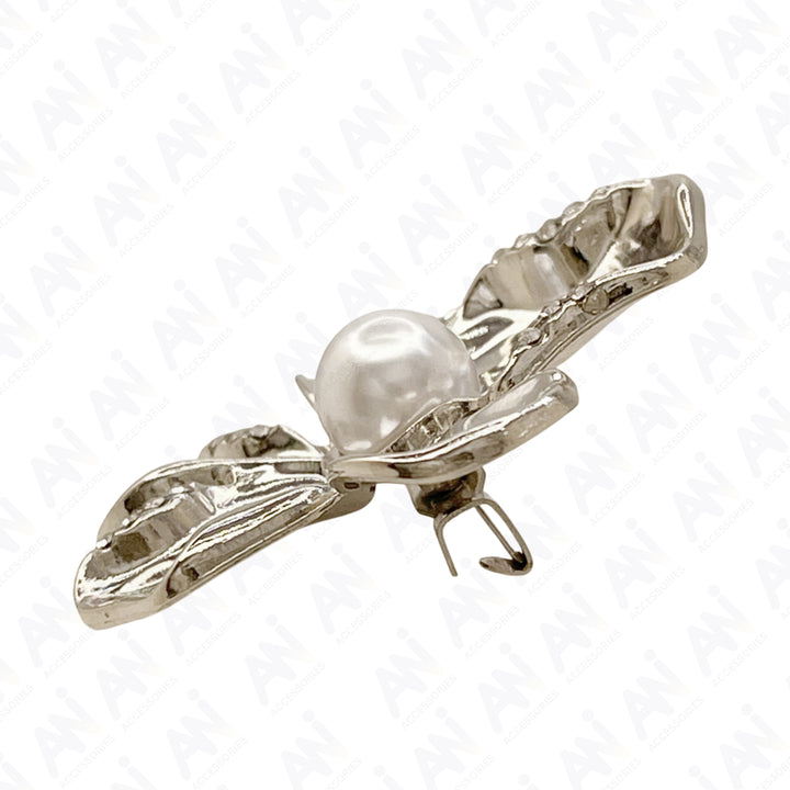 Floral Style Pearl Brooch