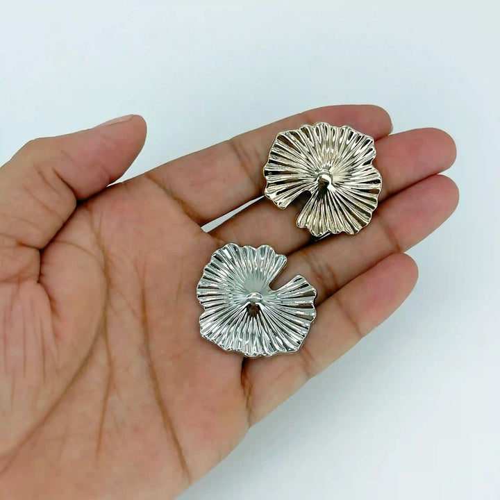 Fluted Shell Buttons