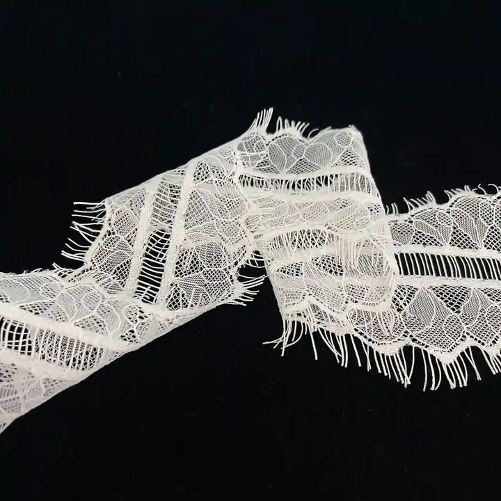 Modern Botanical Mesh Eyelash Edging