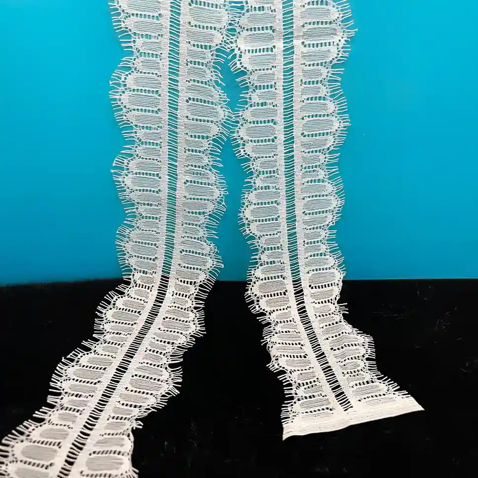 Arched Pillar Eyelash Lace Trim