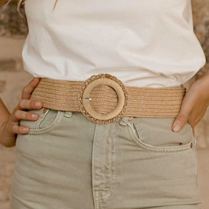Handwoven Natural Straw Round Raffia Buckle