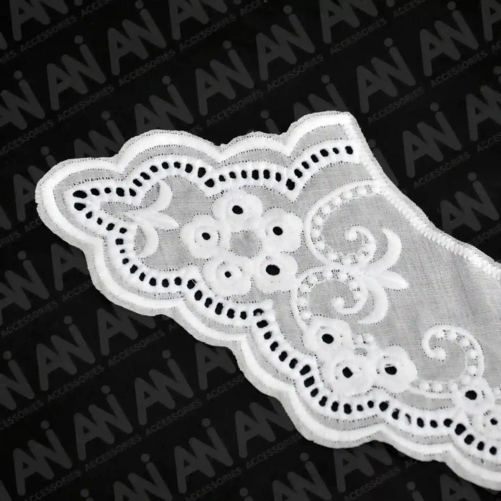 Broderie Anglaise Collar