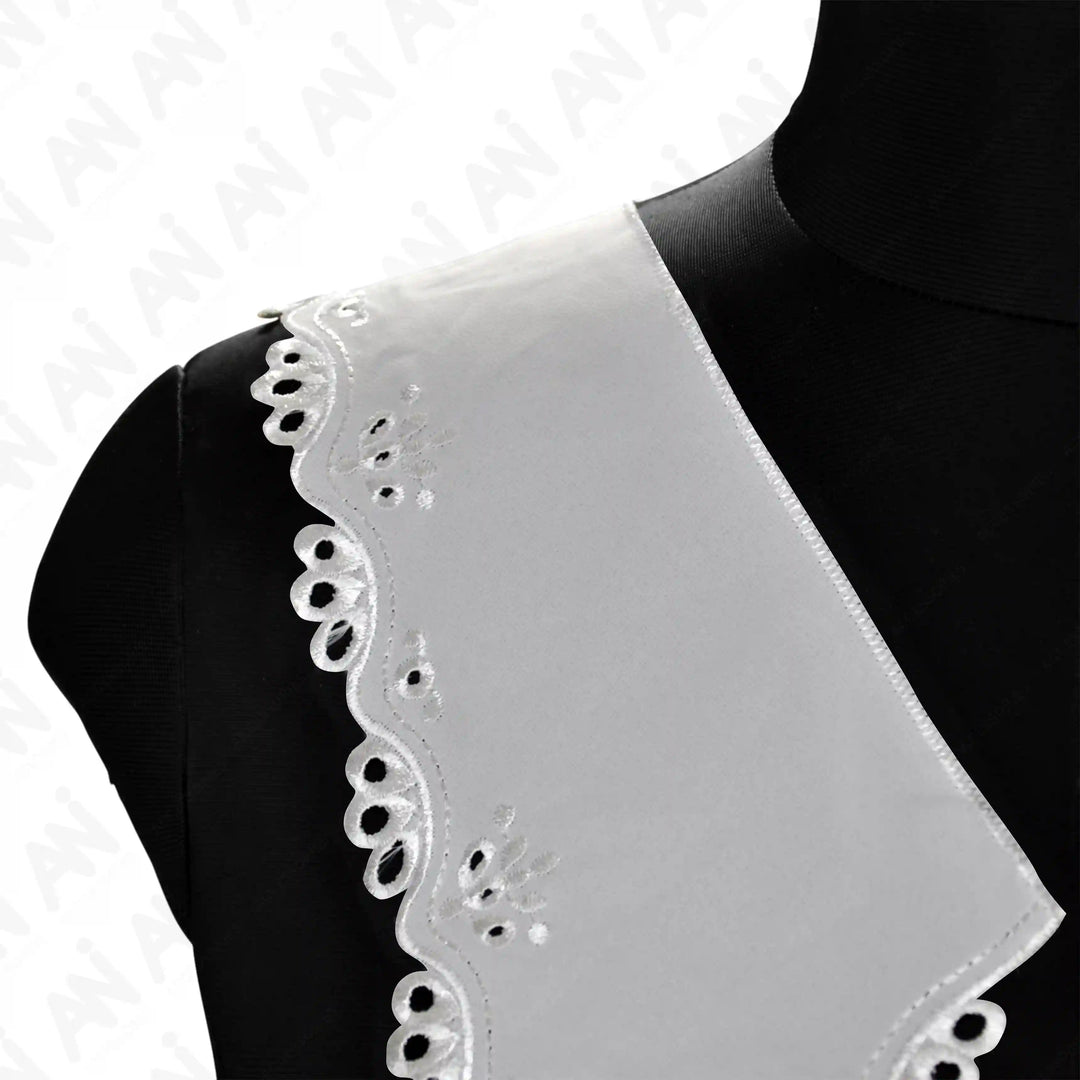 Broderie Anglaise V-Neck Trim