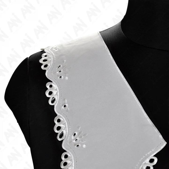 Broderie Anglaise V-Neck Trim
