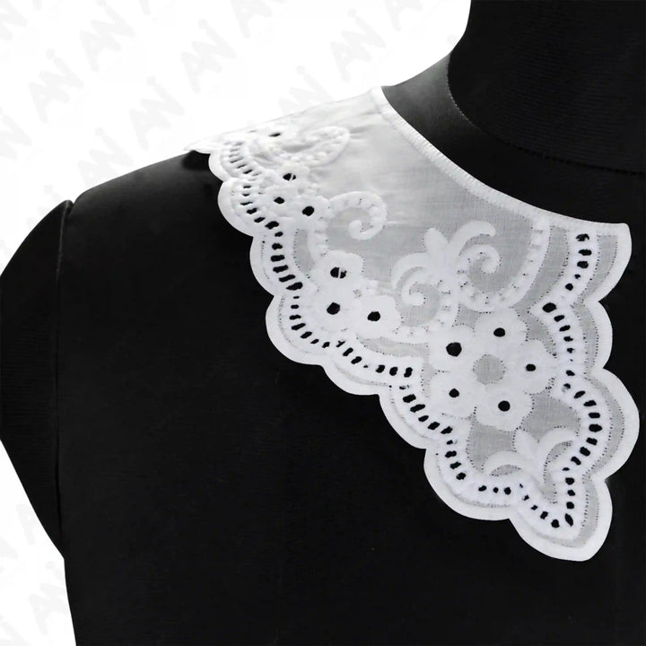 Broderie Anglaise Collar