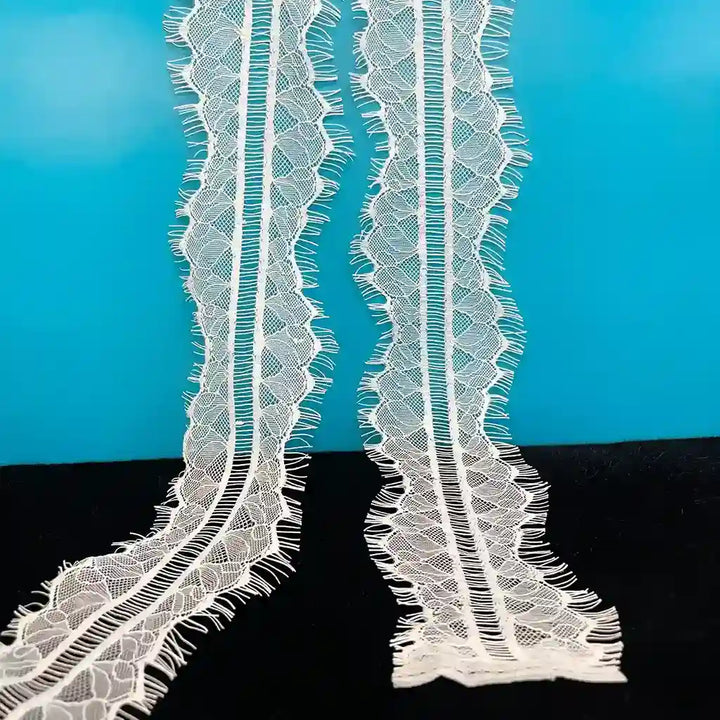 Modern Botanical Mesh Eyelash Edging