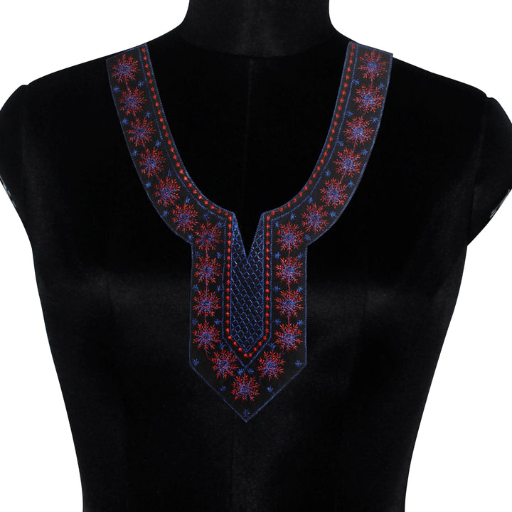 Elegant Baroque-Inspired Embroidery Neckline