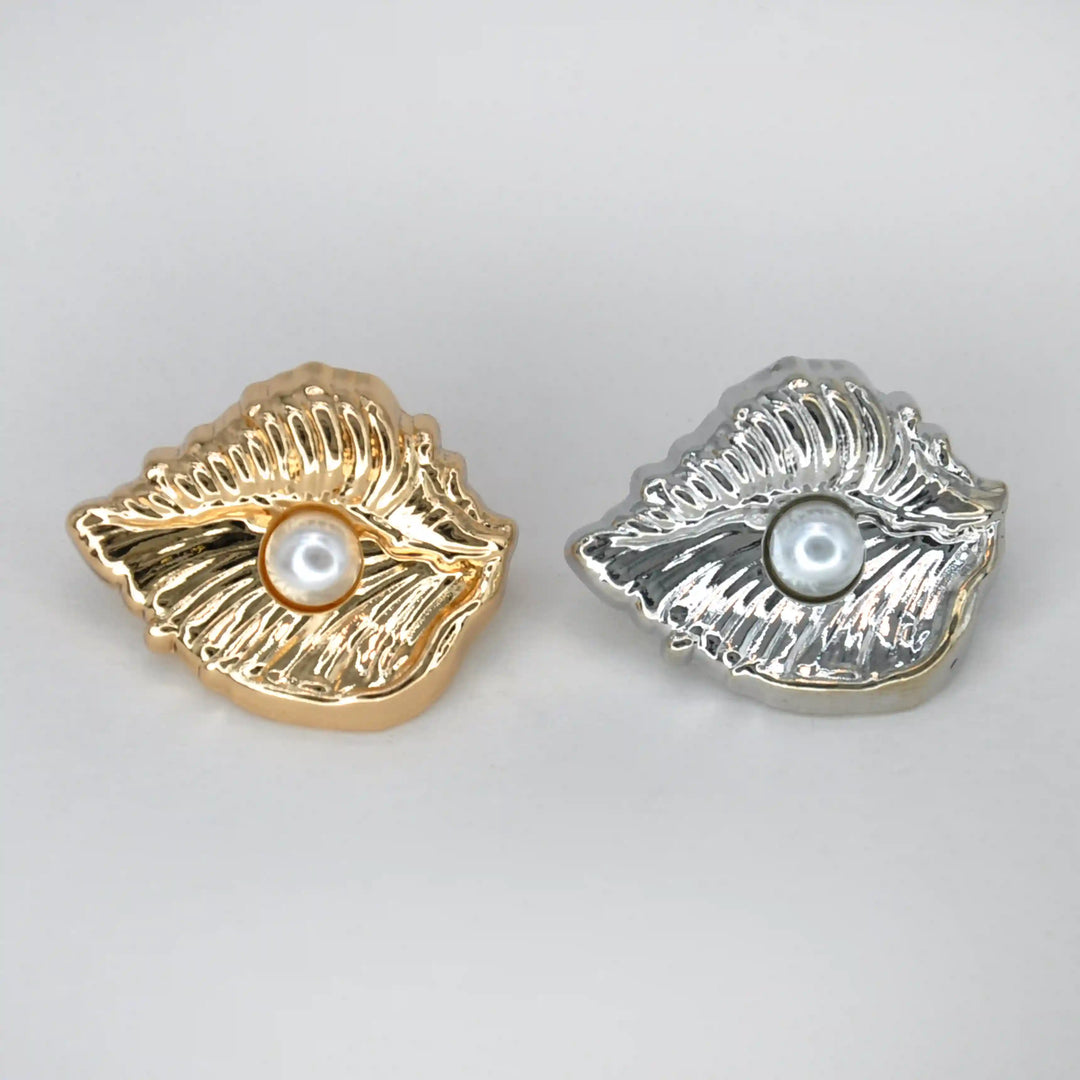 Scallop Shell Stud Pearl Button | 28mm, 23mm & 18mm