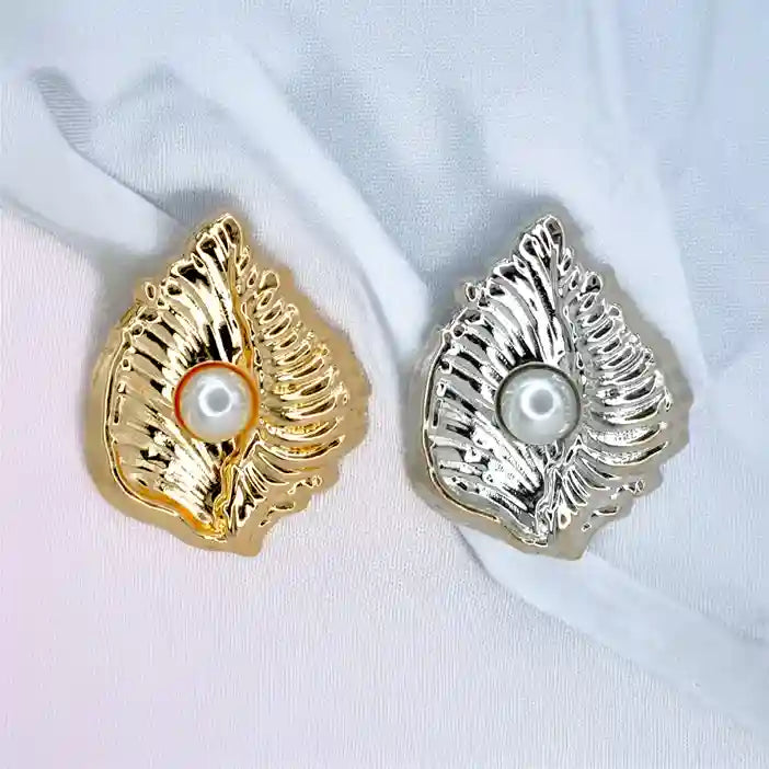 Scallop Shell Stud Pearl Button | 28mm, 23mm & 18mm