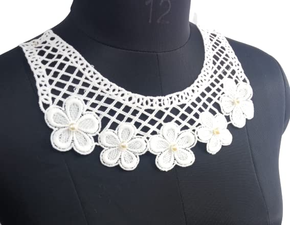 Five Flower With Each Pearl Neckline