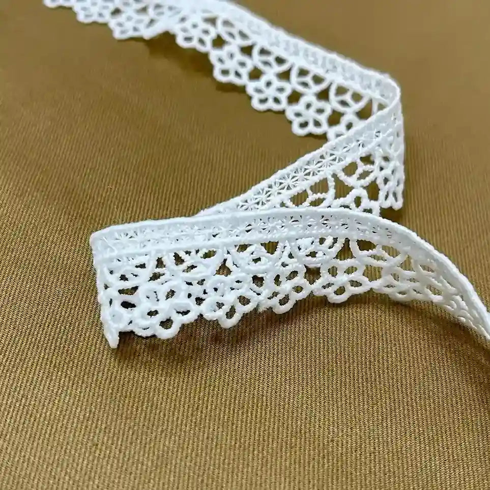 Delicate White Floral Edging | K-695