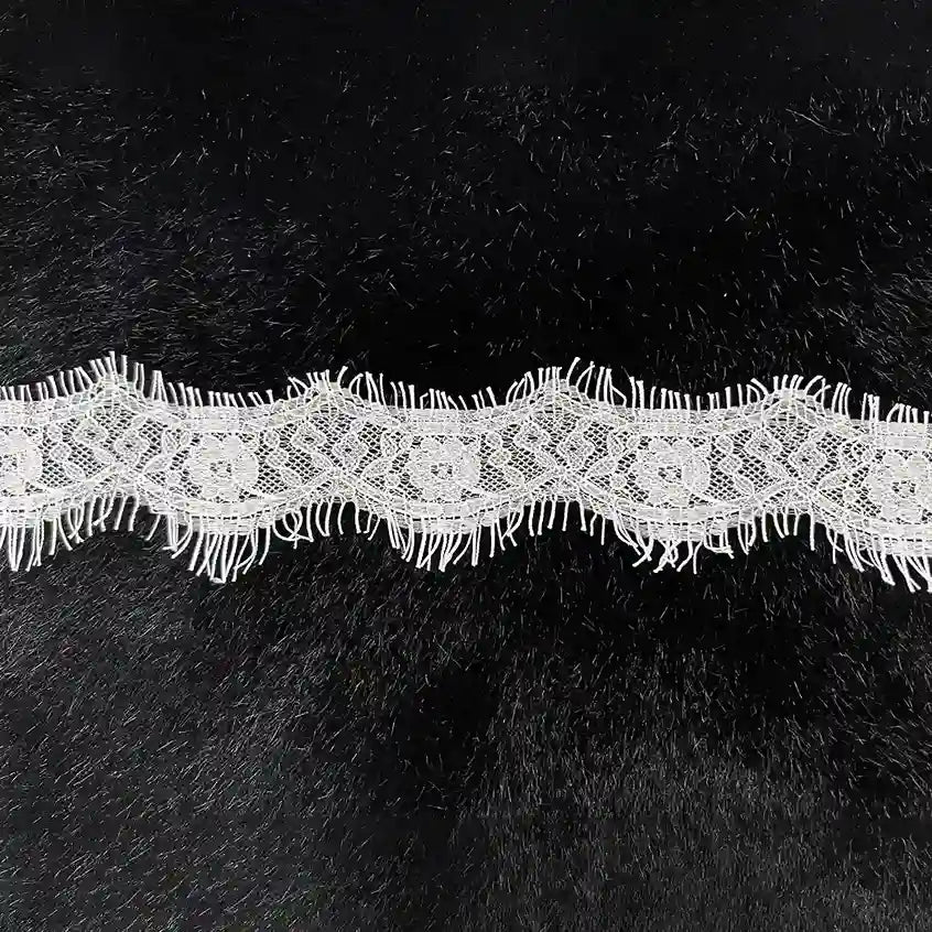 Petite Rose Chantilly Border
