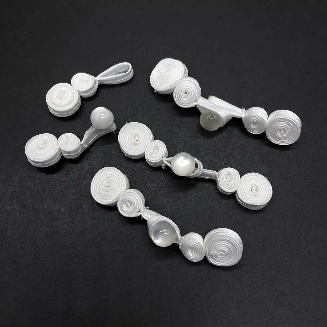 Pearl-Centered Spiral Frog Fastener