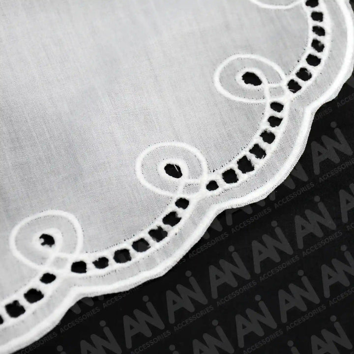 Broderie Neckline Anglaise Collar