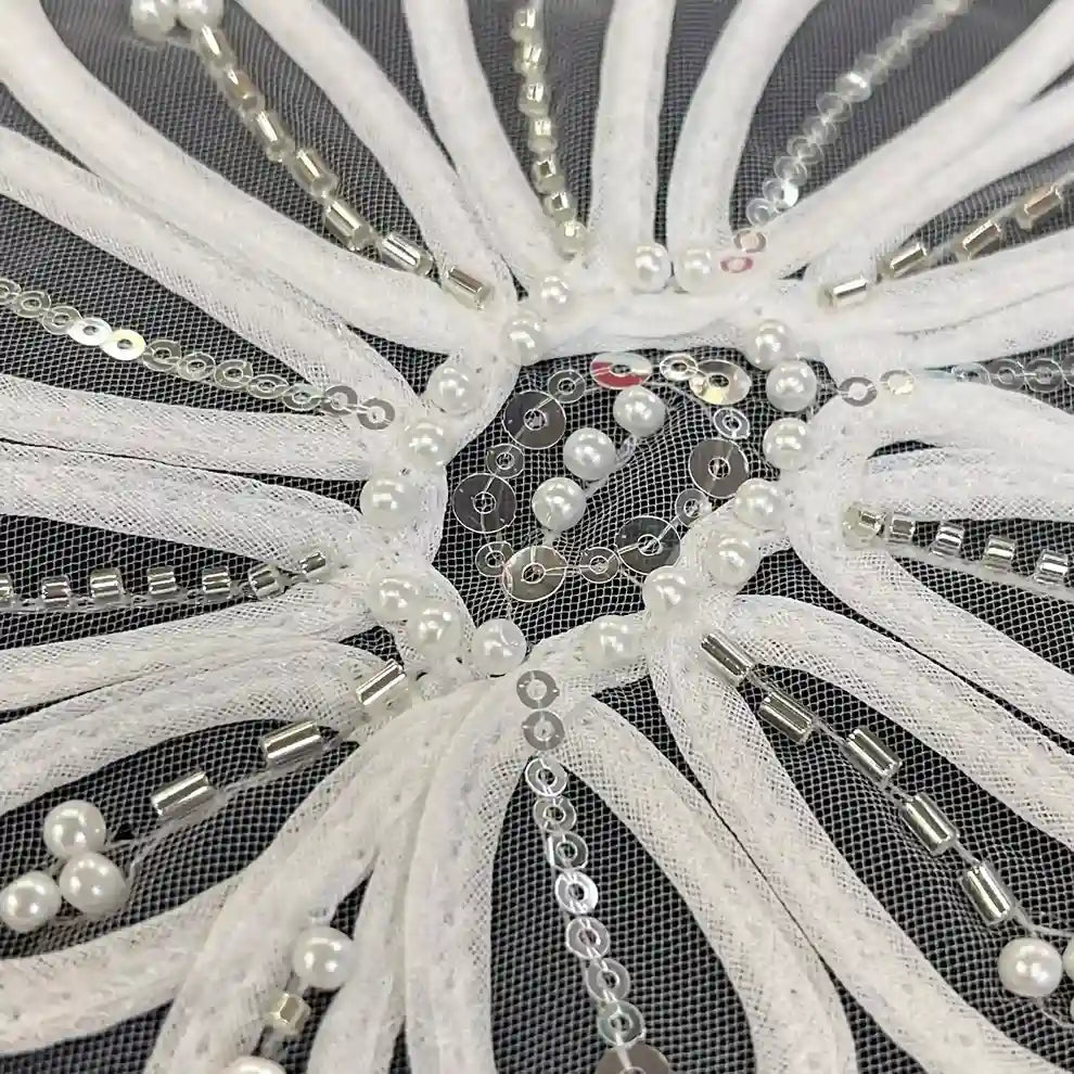 Delicate Floral Scallop Eyelash Trim Patch
