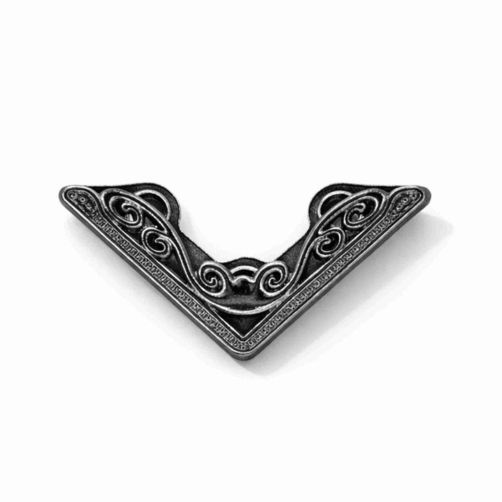 Stylish Golden Elegance Collar Tip