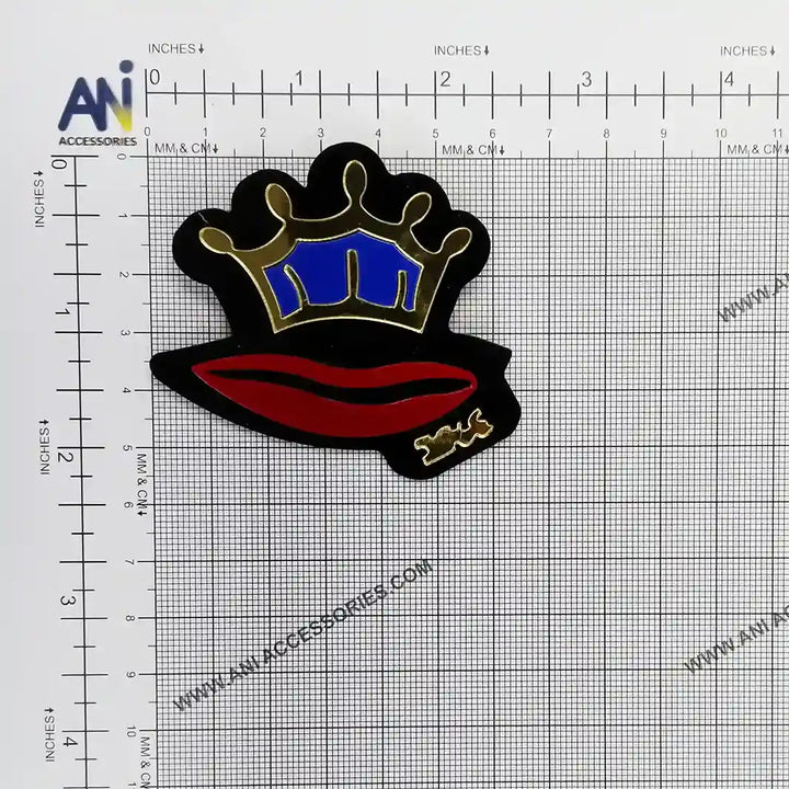 Kiss the Crown Brooch Pin