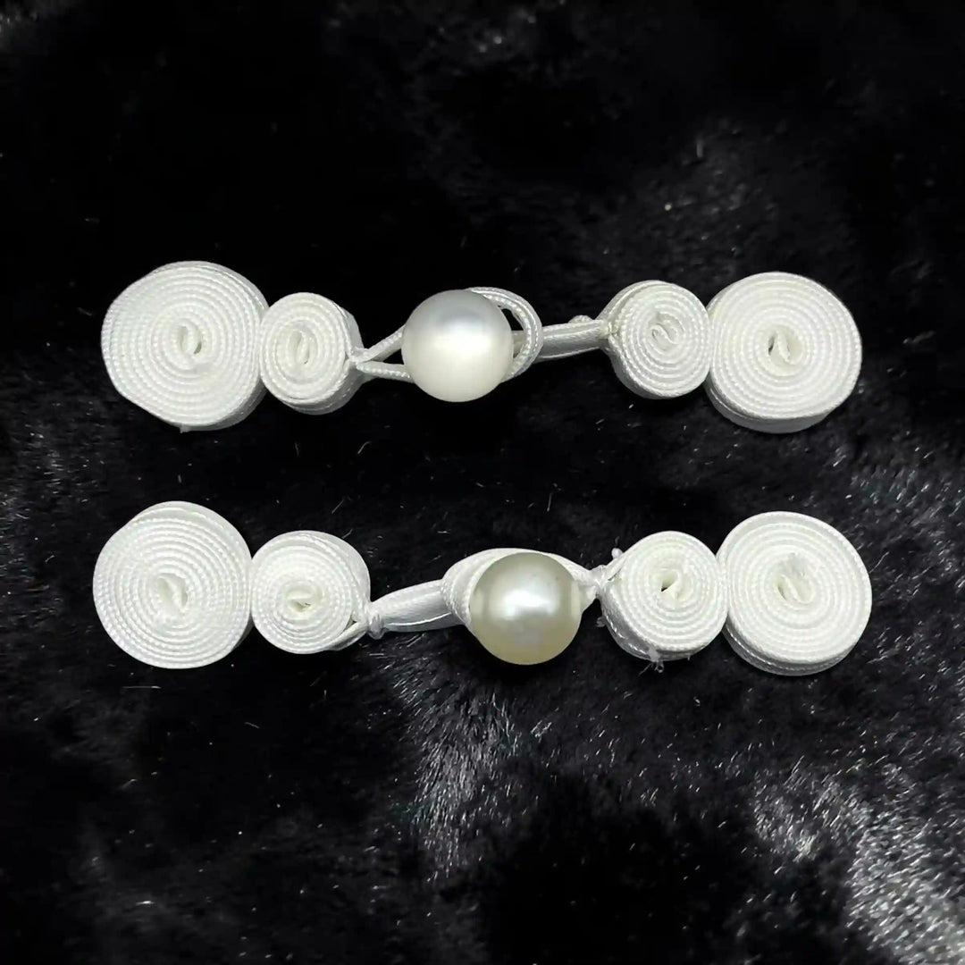 Pearl-Centered Spiral Frog Fastener