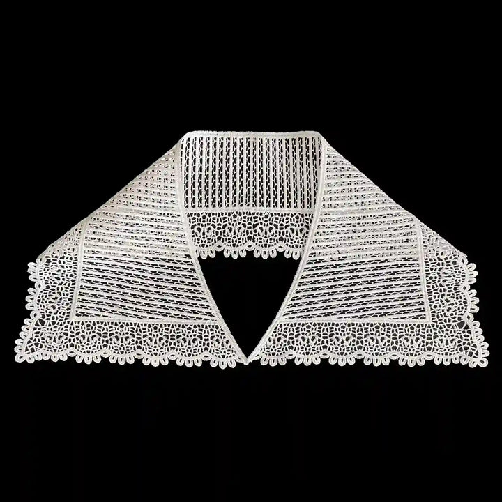 Ani Accessories Chelsea Peter Pan collar for kid with classic rounded lace neckline detail