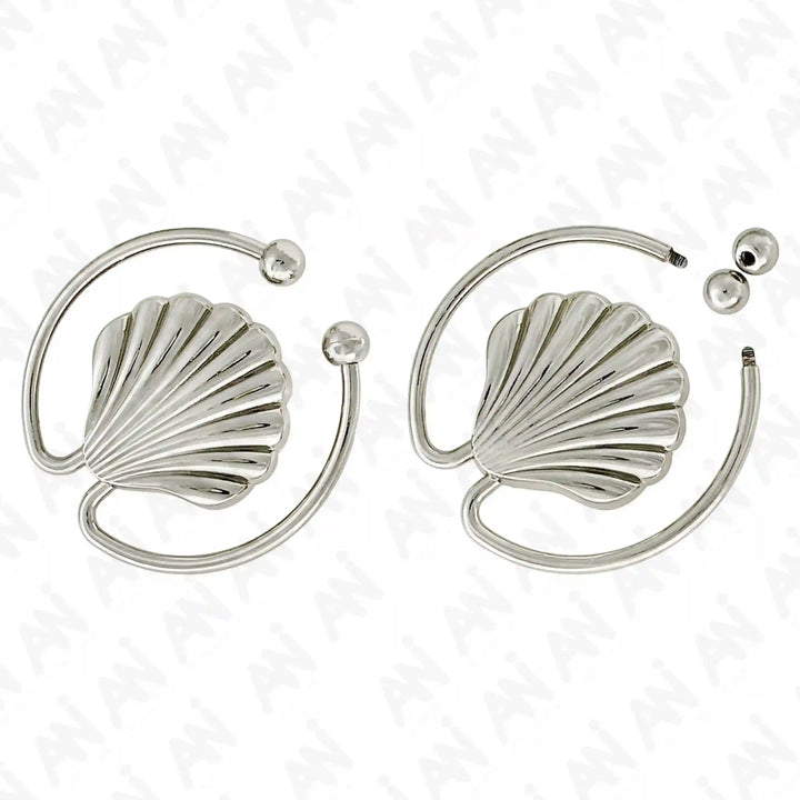 Ani Accessories Scalloped Shell Metal Buckle open and close buckle in white background.
