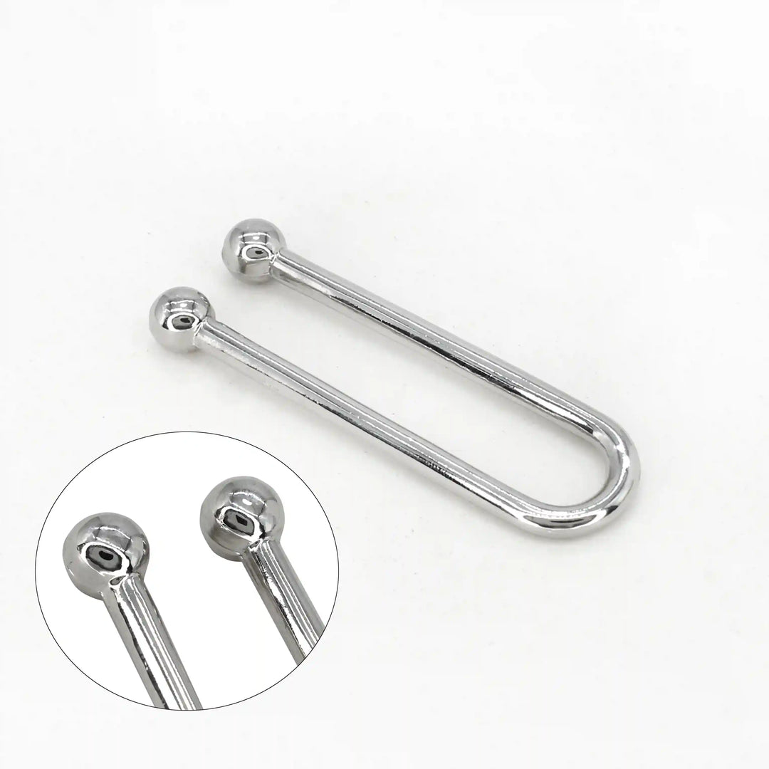 Ani Accessories U-Shaped Elegant Metal  Silver Buckle in a white background with zooming image on the tip of the buckle.