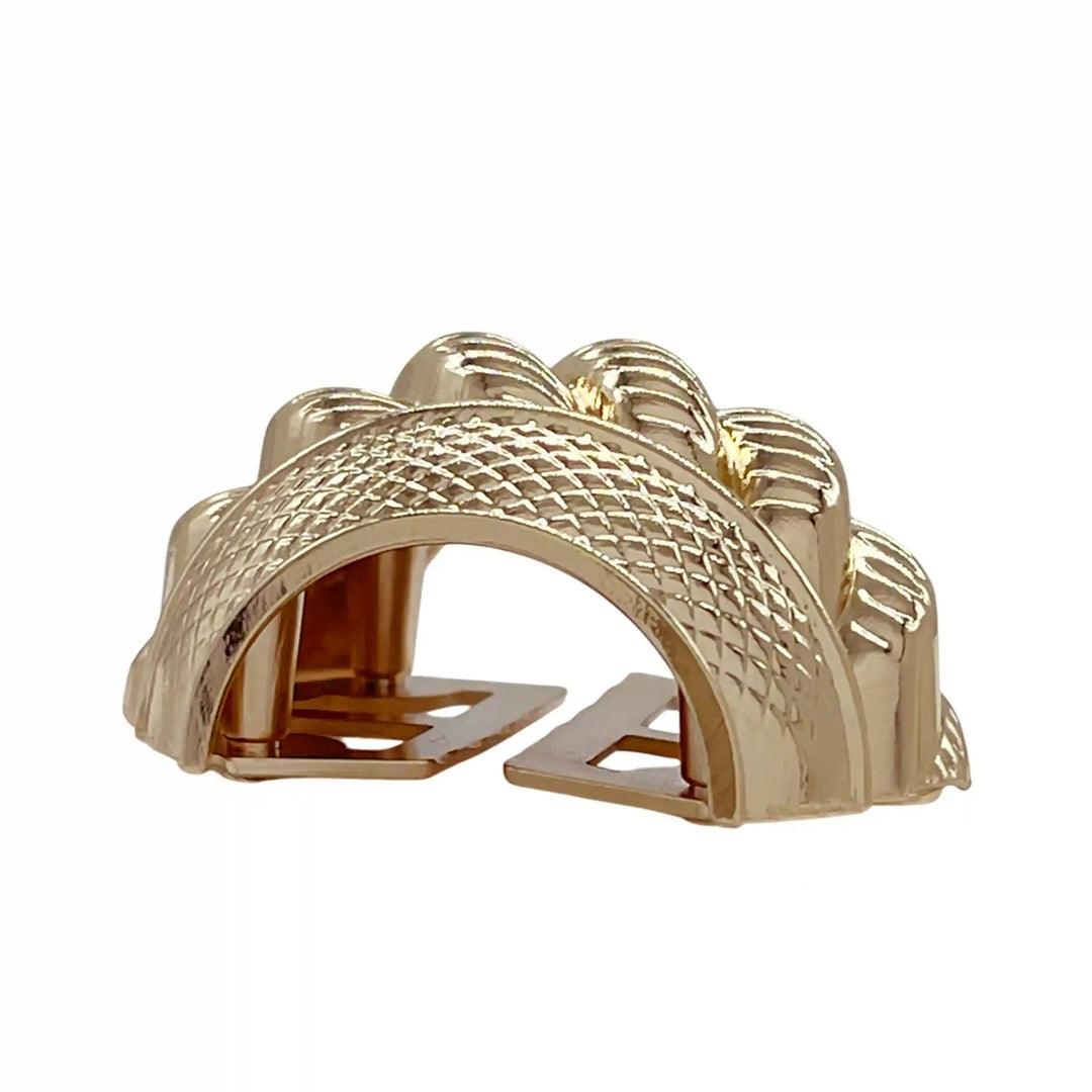 Ani Accessories Vintage Gold Rope Barrel Buckle side view of the buckle in the white background.