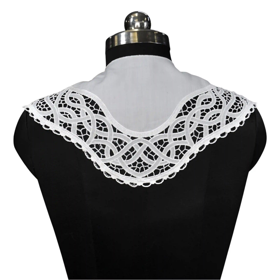 Ani Accessories broderie anglaise Peter Pan collar with soft rounded shape for sewing crafts