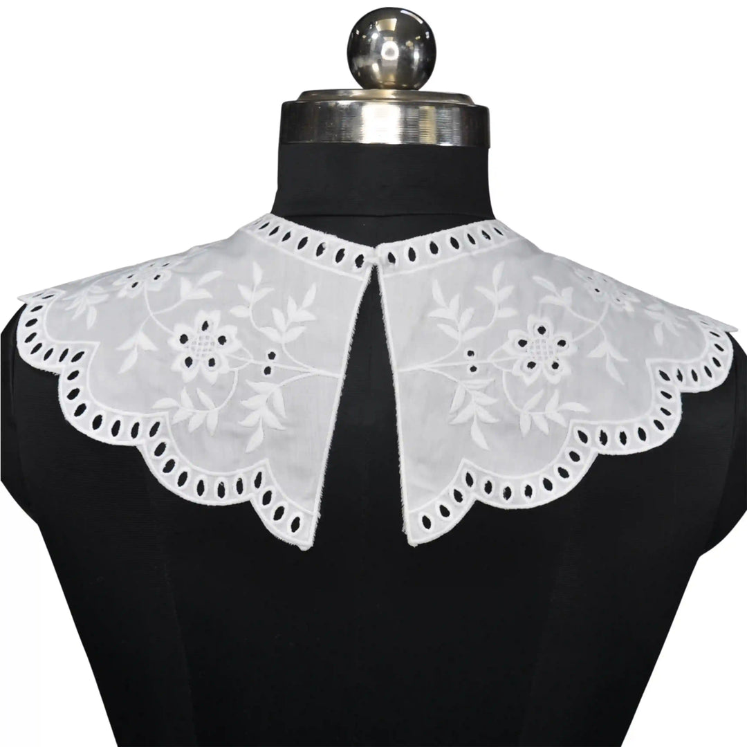 Ani Accessories detachable Peter Pan collar with elegant curved edges for dresses, tops and fashion projects