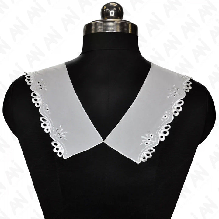 Ani Accessories elegant Broderie Anglaise V-Neck trim for dresses, tops and festive fashion sewing projects