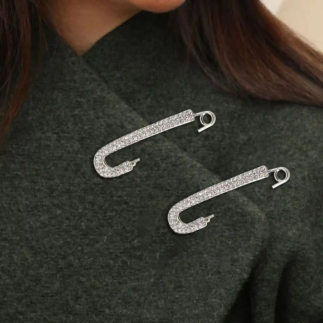 Ani Accessories safety pins on model coat perfect for saree, hijab, dupatta & more, suitable for modern and traditional dressing.