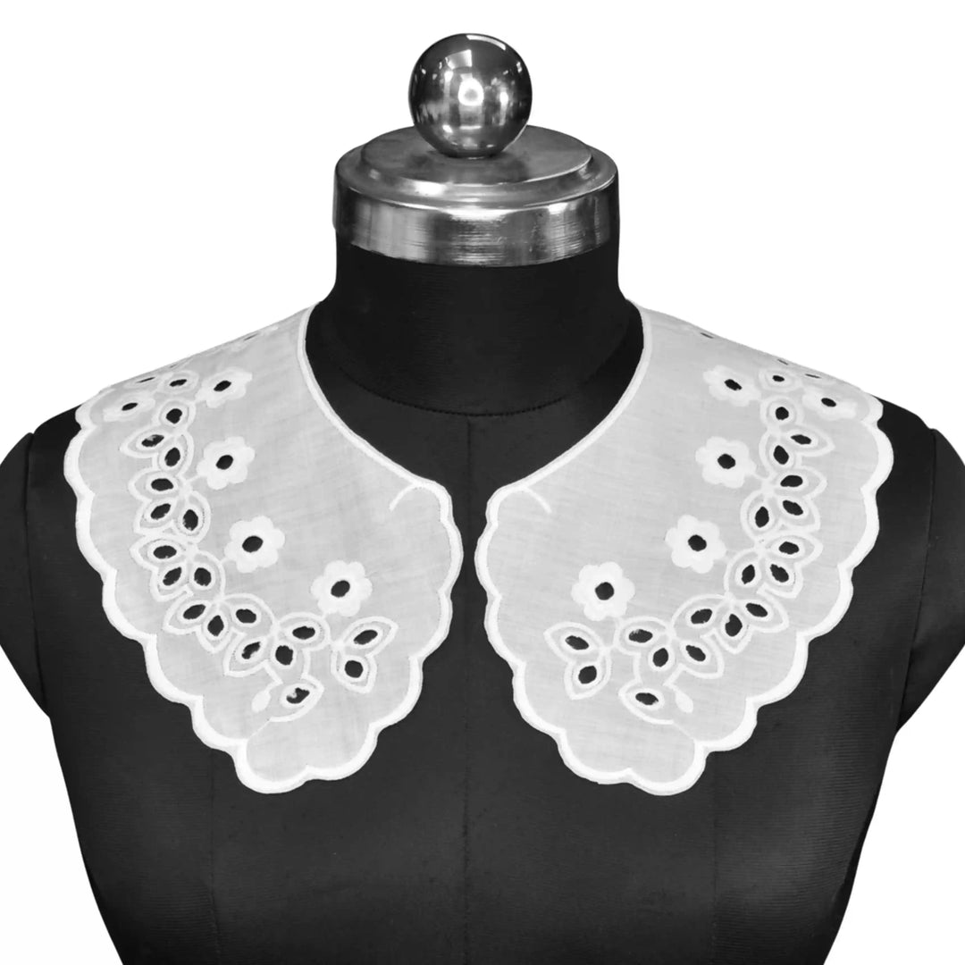 Ani Accessories stylish Peter Pan collar with elegant curved edges, perfect for dresses, blouses and DIY fashion