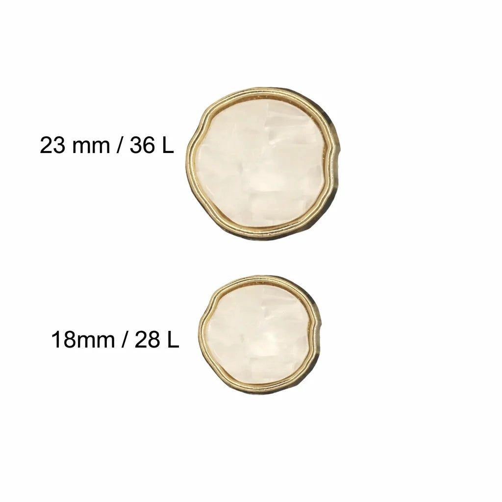 Wavy Pearl Gold Metal Button | 18mm (28L) & 23mm (36L)