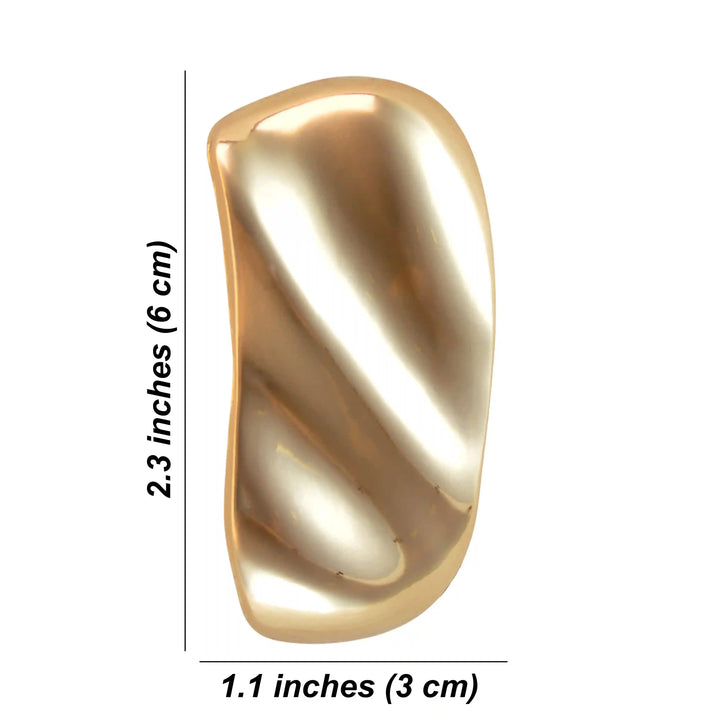 Fluid polished golden clasp