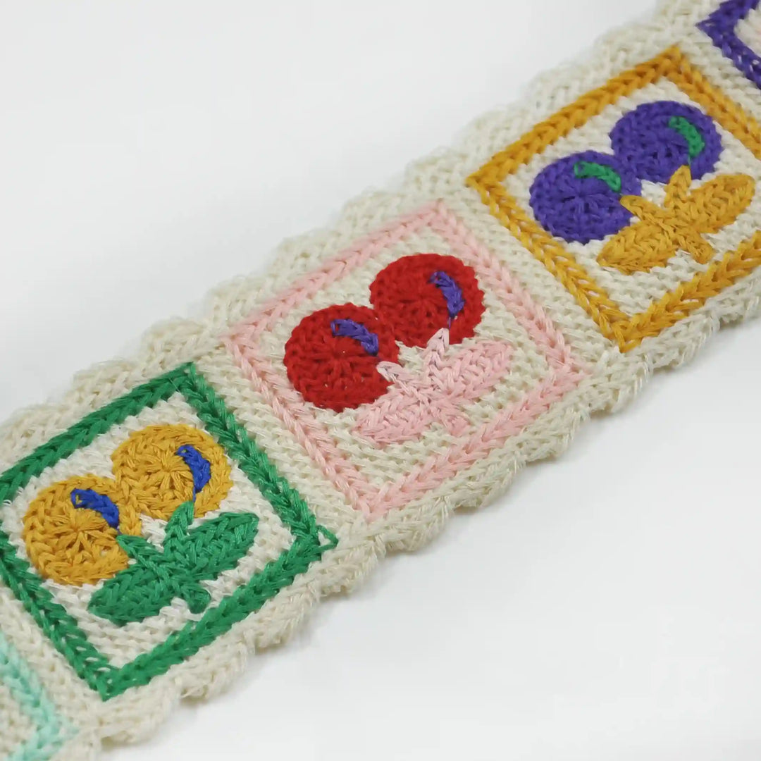 Square Style Floral Leafy Lace