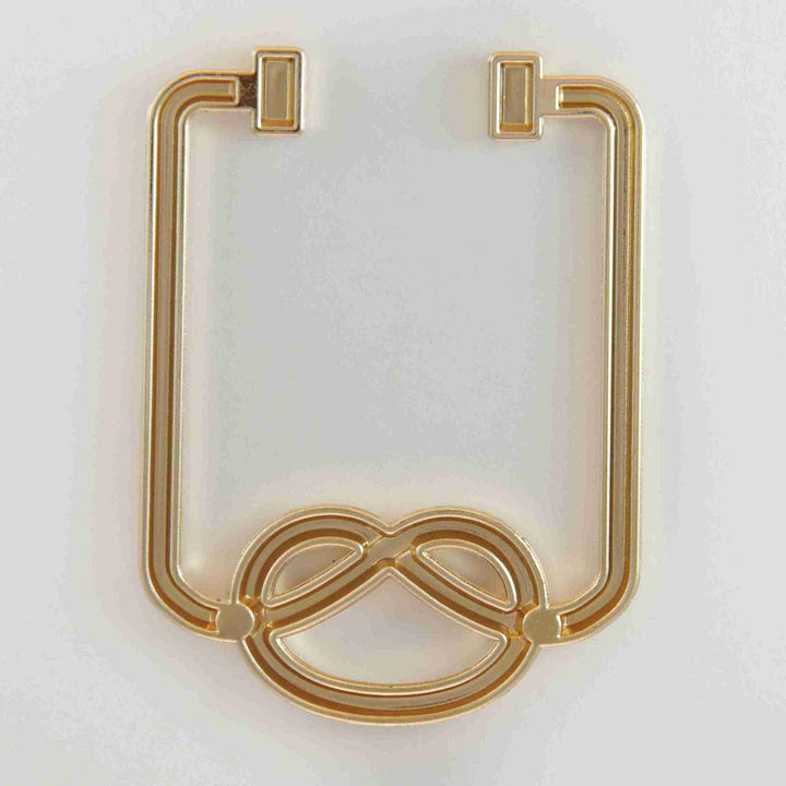 Intertwined knot loop Buckle