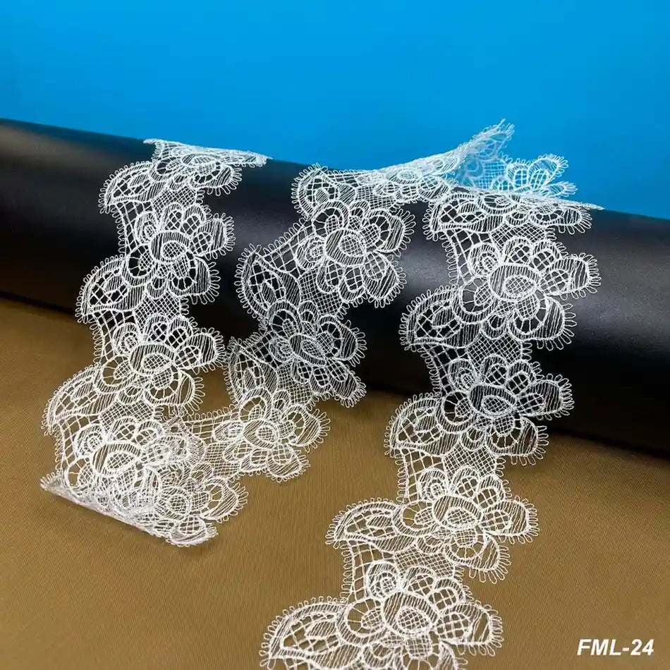 Classic Flower Design Lace Border | Width 8.3cm (3.3 inches) 83mm