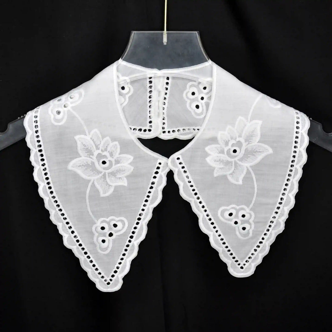Feminine Venice Lace Peter Pan appliqué adorned with floral lace texture and neat scalloped hemline