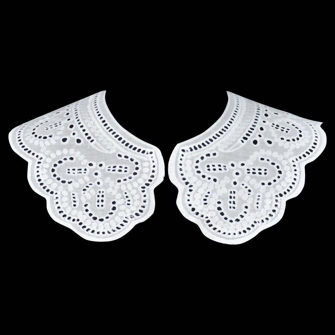 Floral Guipure Peter Pan collar with bold lace flower motifs, scalloped edging and refined feminine detailing