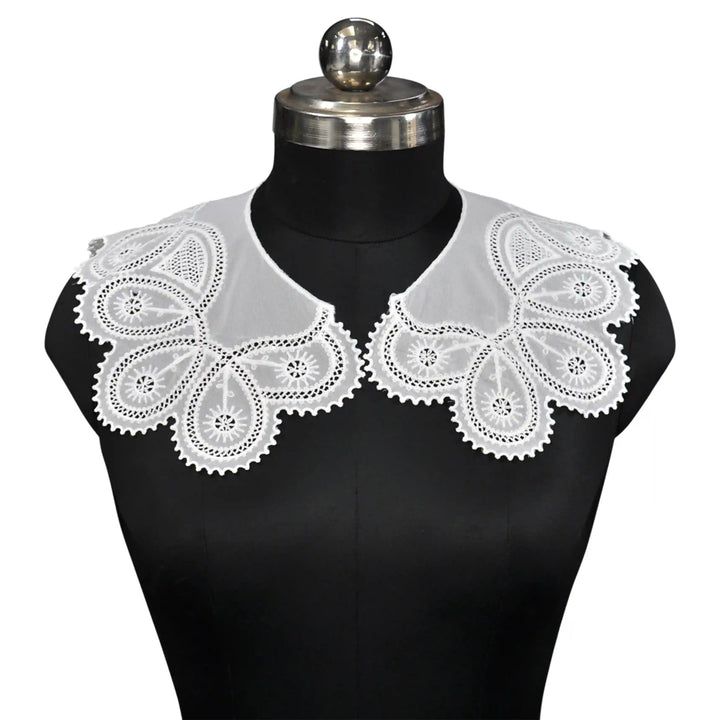 Floral inspired Peter Pan collar with delicate embroidery, perfect for dresses, blouses and elegant vintage styling