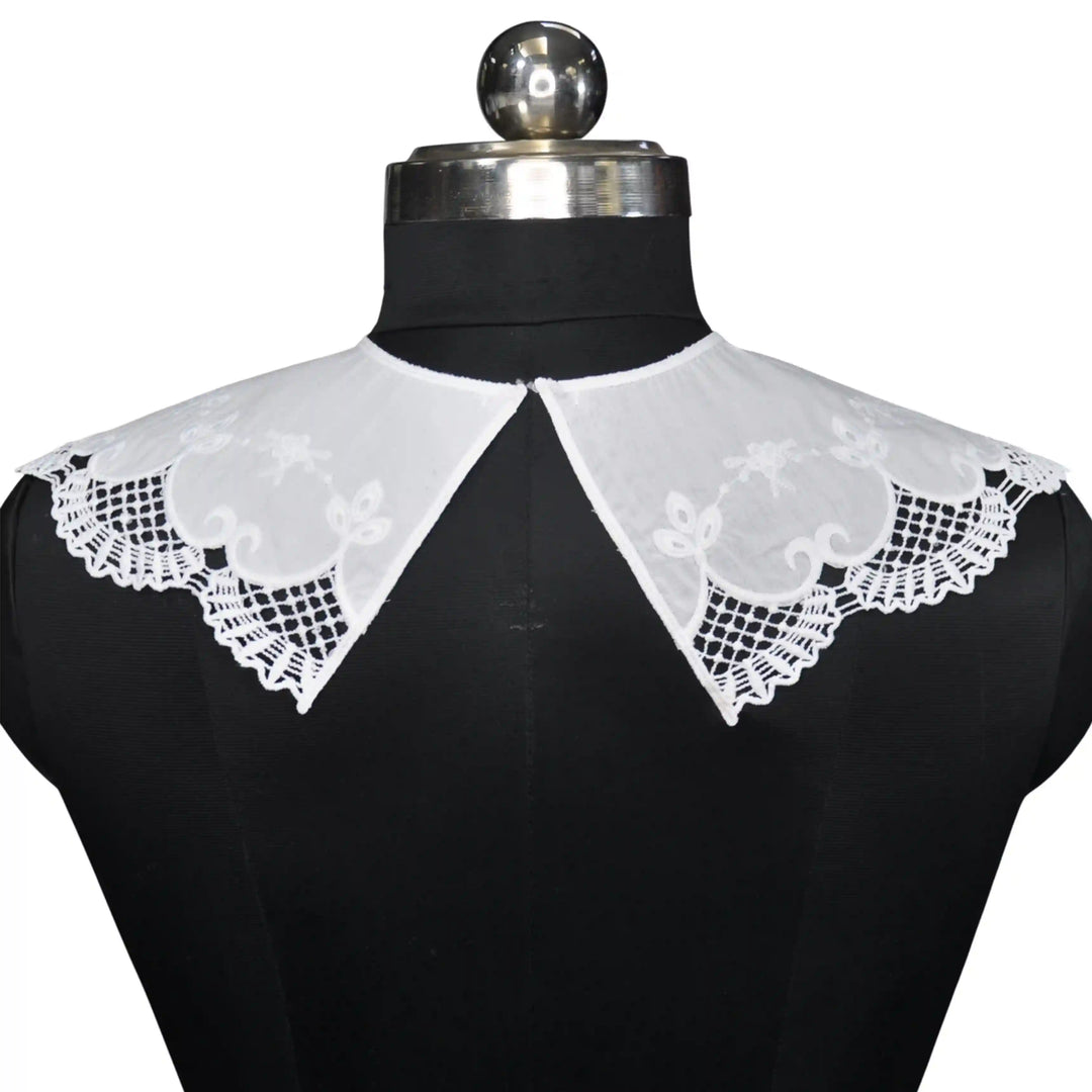 Broderie Anglaise Peter Pan Collar