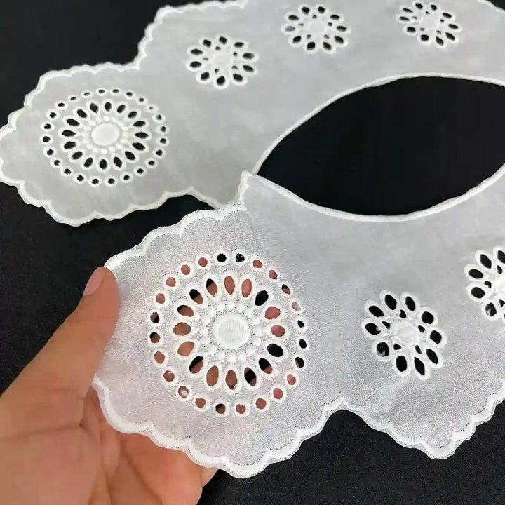 Jabot Peter Pan Collar