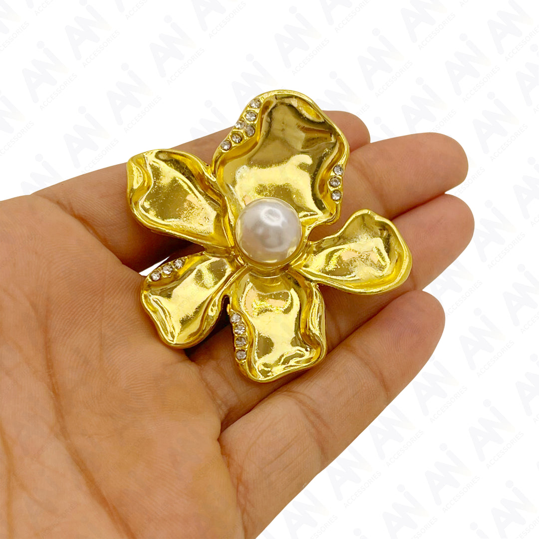 Floral Style Pearl Brooch