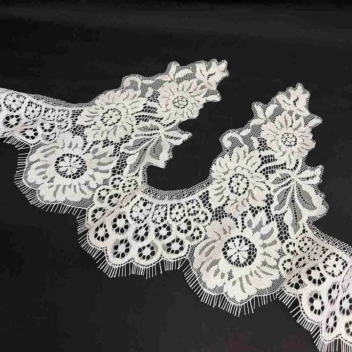 Floral and Foliage Leaf Pattern Chantilly Lace -3 Meters | FEL-3N