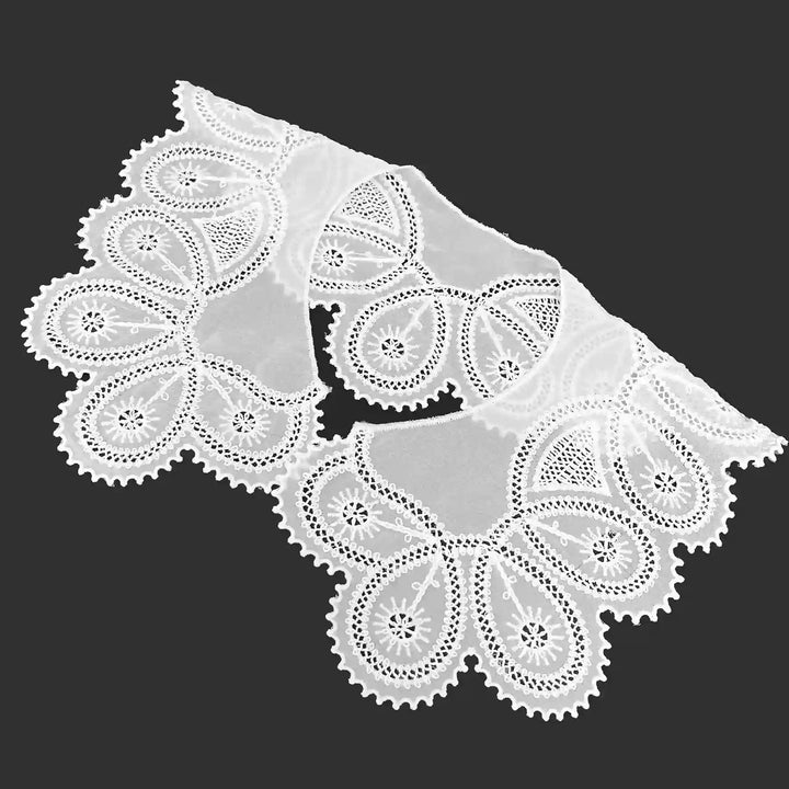 Vintage style floral Peter Pan collar with refined embroidery detail for stylish garment enhancement