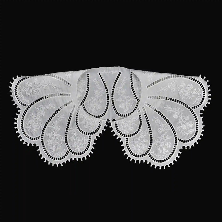 Broderie Anglaise Design Peter Pan Collar